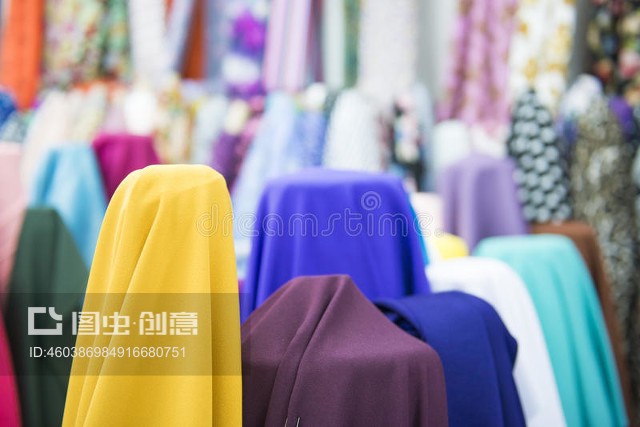 繽紛織物，品質(zhì)生活 商店中的紡織品與遮篷選購指南